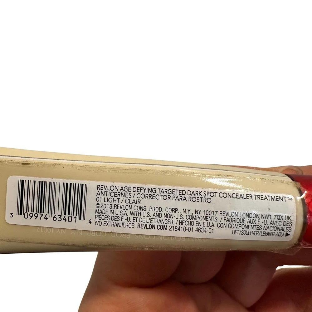 Revlon Age Defying Targeted Dark Spot Concealer Treatment 01 Light 0.25oz New - Picture 3 of 10